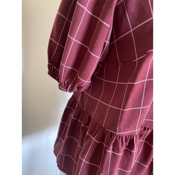 Women’s LC Lauren Conrad Cropped Ruffled Button Top - Picture 3 of 6